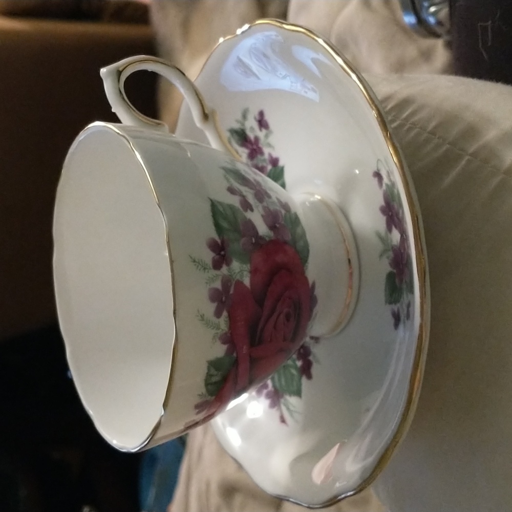 Royal Vale Bone China Gold Edging Pattern 8228